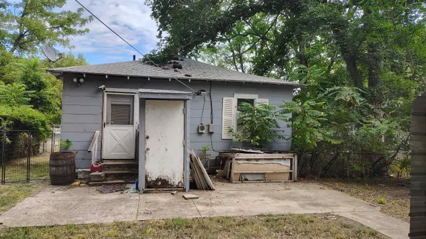 241 N Saint Clair Ave, Wichita, KS 67203