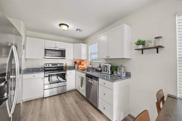 1200 Nautical Dr, Salina, KS 67401