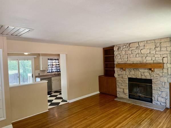 1805 N Woodrow Ct, Wichita, KS 67203