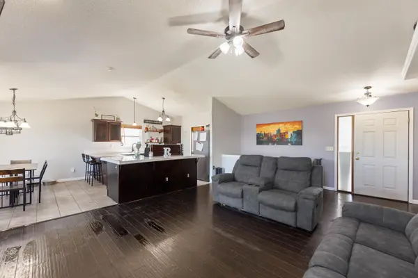 816 Country Ln., Newton, KS 67114