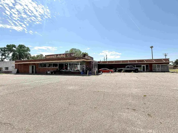 4603 S Seneca, Wichita, KS 67217
