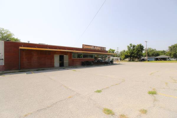 4603 S Seneca, Wichita, KS 67217