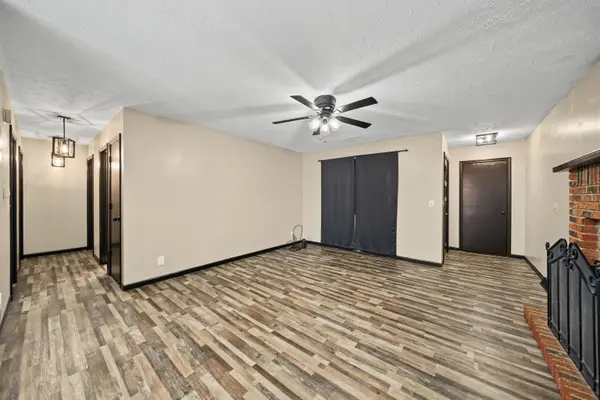 1114 Revere Dr, Salina, KS 67401