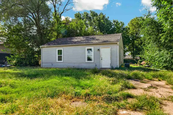 3521 E Sunview Ave, Wichita, KS 67216
