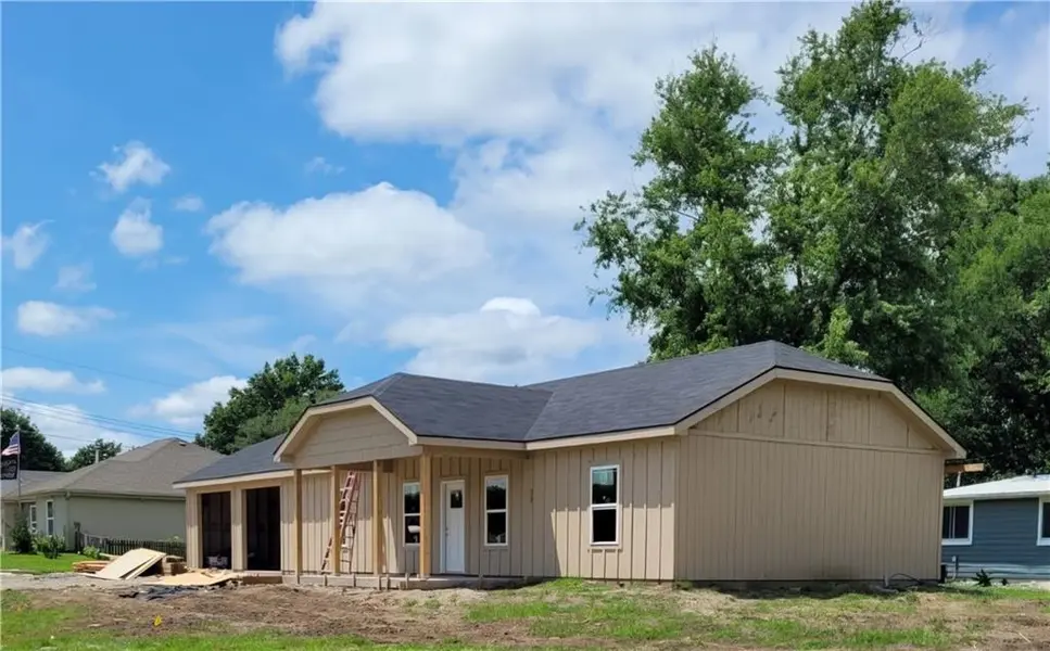 202 W Redwood ST, Archie, MO 64725