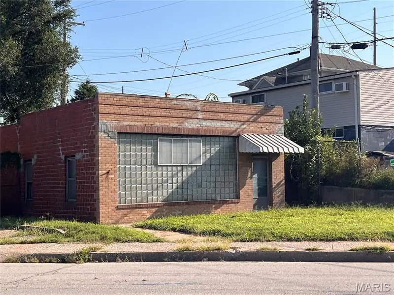 214 W Saint Louis AVE, East Alton, IL 62024