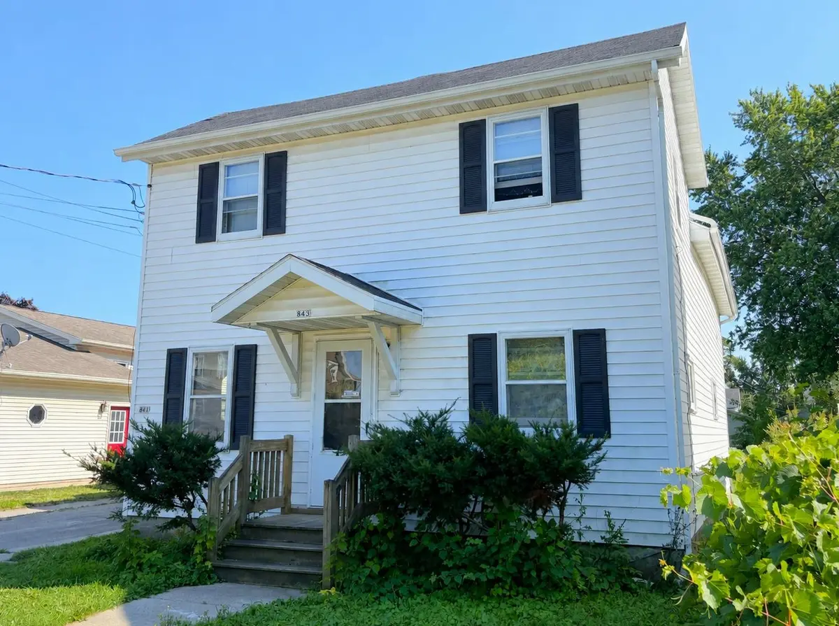 843 W 9TH AVE, Oshkosh, WI 54902