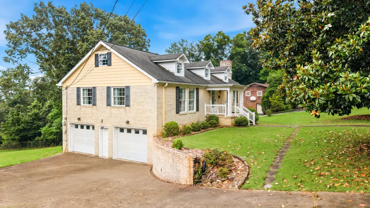 5956 Crestview Drive, Hixson, TN 37343