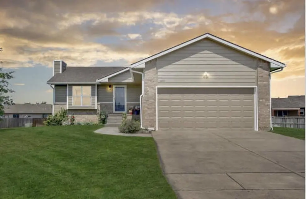 1601 E AUTUMN CIR, Goddard, KS 67052
