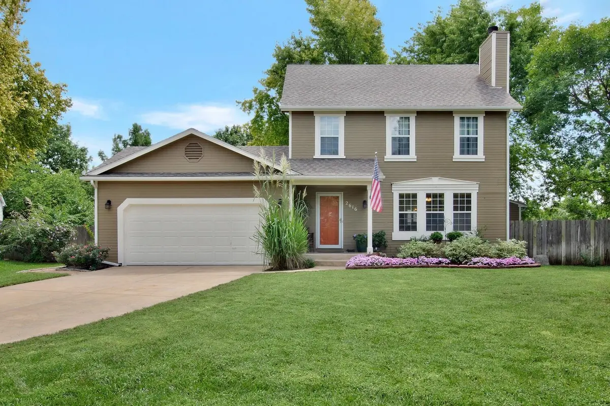 2616 N Ridgewood Ct, Wichita, KS 67220