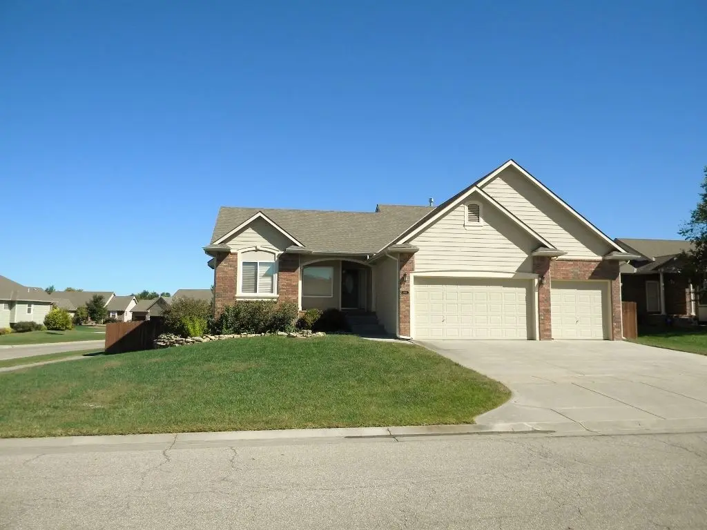 608 Brentwood Pl, Andover, KS 67002