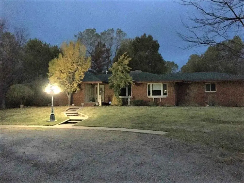 3309 Prairie Hills, Hutchinson, KS 67502