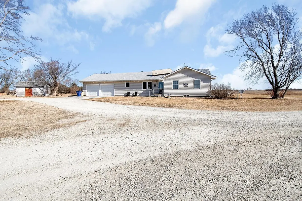 4911 N Oliver Rd, Newton, KS 67114-9428