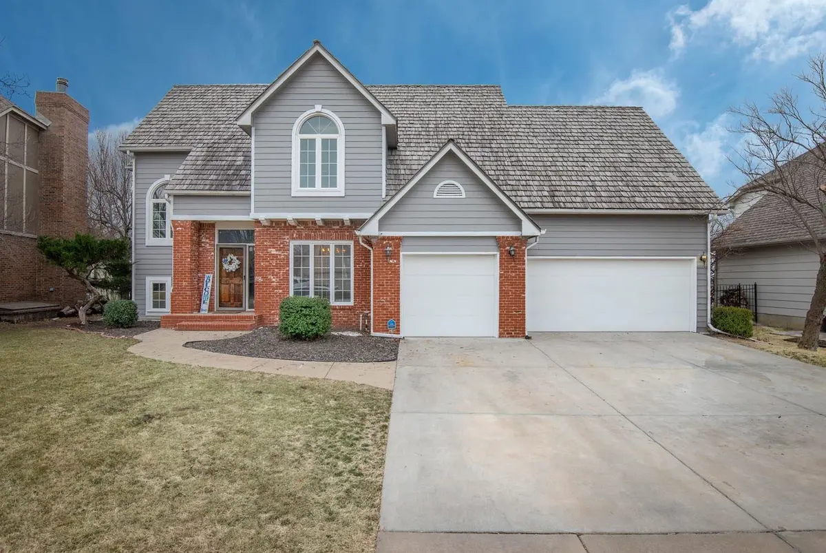 2710 N Dublin Cir, Wichita, KS 67226