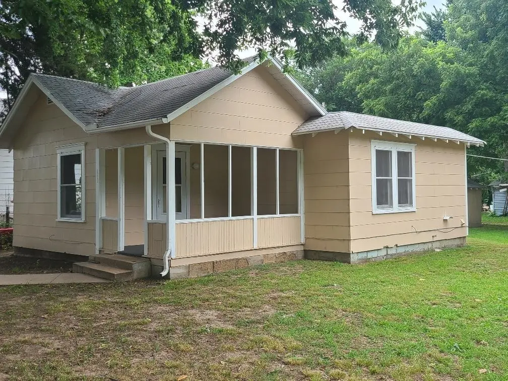 1222 S C St, Arkansas City, KS 67005