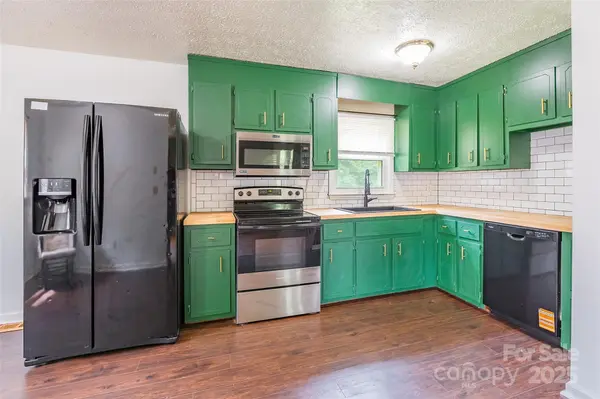 2675 Tablerock RD, Lenoir, NC 28645