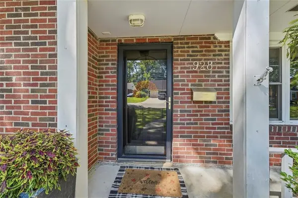 928 E Drumm CIR, Independence, MO 64055