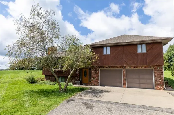 6 Delaney DR, St Joseph, MO 64507