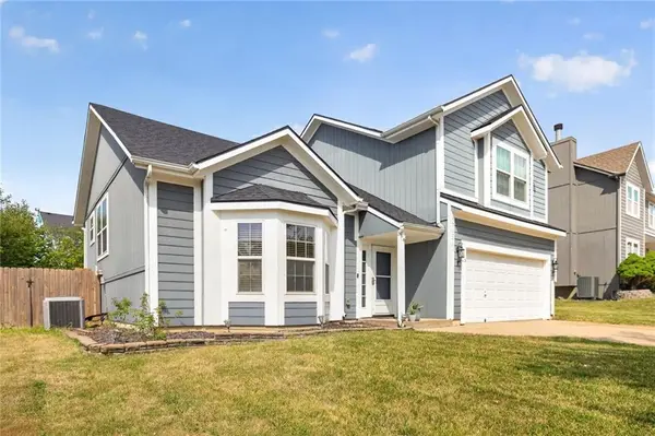 21877 Lincoln TER, Spring Hill, KS 66083