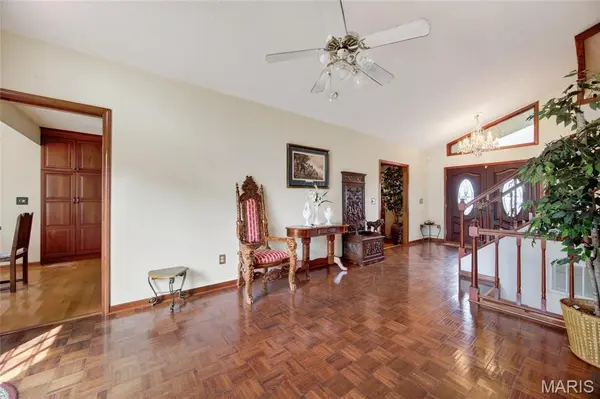 106 Meadow LN, St Robert, MO 65584