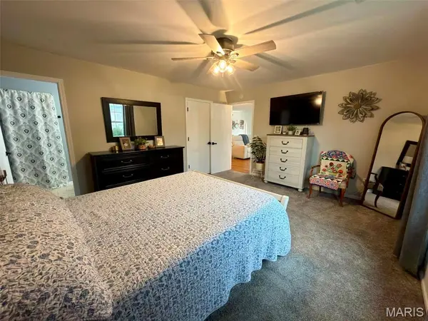 56429 Turner Acres PL, New London, MO 63459