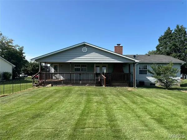 1806 Southridge LN, Owensville, MO 65066