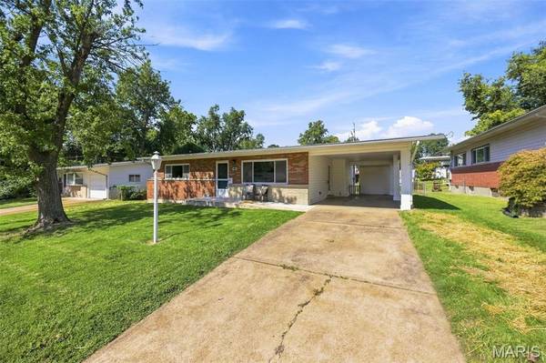 908 Buckley RD, Mehlville, MO 63125
