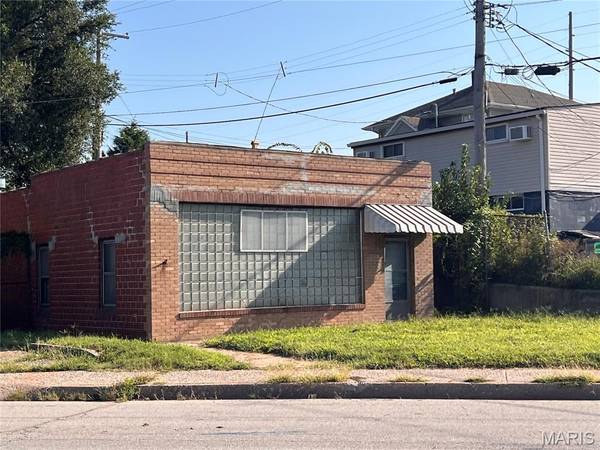 214 W Saint Louis AVE, East Alton, IL 62024
