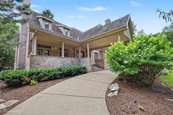 130 Fuller RD, Hinsdale, IL 60521