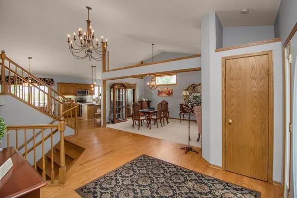 8929 Jewel AVE S, Cottage Grove, MN 55016