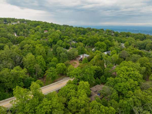 508 Scenic Highway, Lookout Mountain, TN 37350