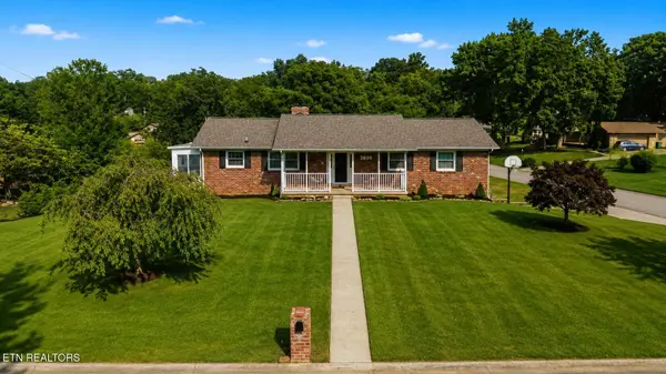 2809 Shropshire Blvd, Powell, TN 37849