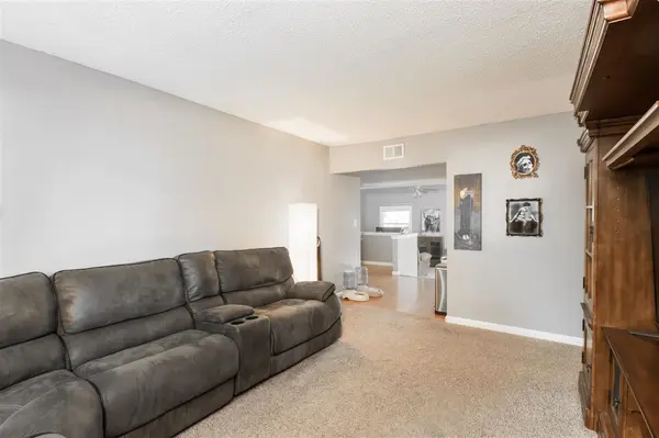 622 W 32nd St S, Wichita, KS 67217