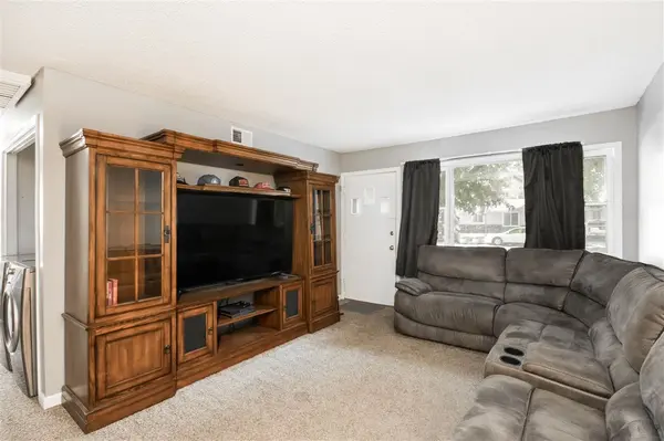 622 W 32nd St S, Wichita, KS 67217