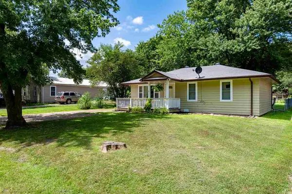303 N SEYMOUR ST, Udall, KS 67146