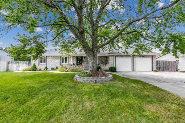 617 N Main St, Rose Hill, KS 67133