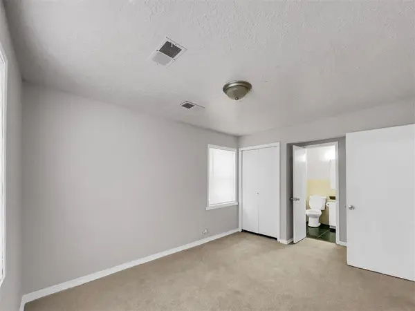 2331 S Hiram St, Wichita, KS 67213