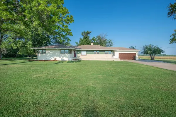 1151 S Meridian, Valley Center, KS 67147
