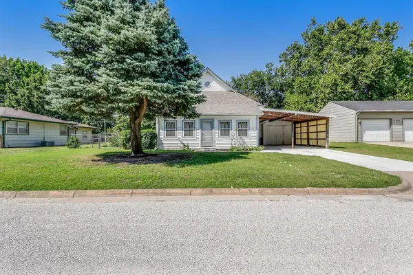 1509 N 2nd St, Arkansas City, KS 67005