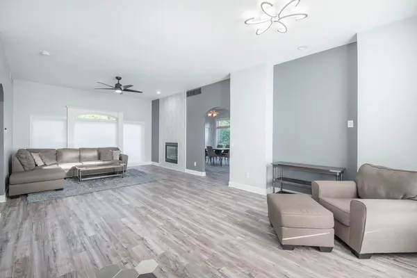 1272 N Hickory Creek Ct, Wichita, KS 67235
