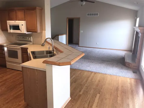 608 Brentwood Pl, Andover, KS 67002