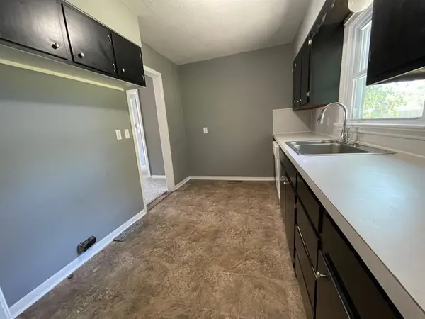 1519 N Old Manor Rd, Wichita, KS 67208
