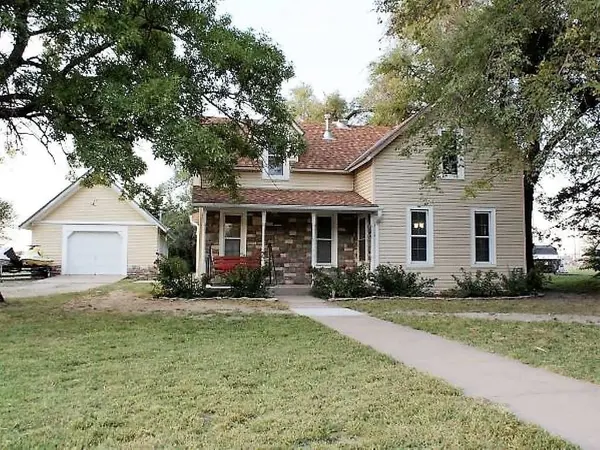 206 E Main St, Goessel, KS 67053