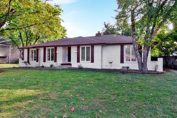 2314 N BROMFIELD CIR, Wichita, KS 67226