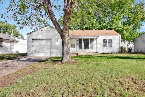 344 W 35th St S, Wichita, KS 67217