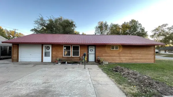 903 Melvin St, Marion, KS 66861