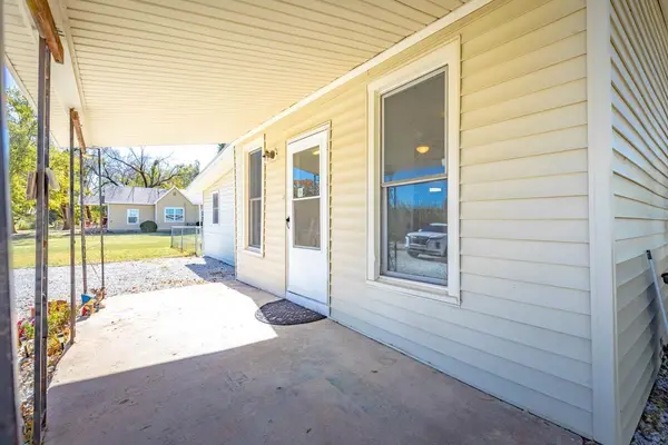 125 N 11th St, Arkansas City, KS 67005