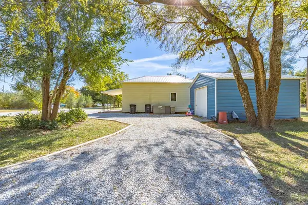 125 N 11th St, Arkansas City, KS 67005