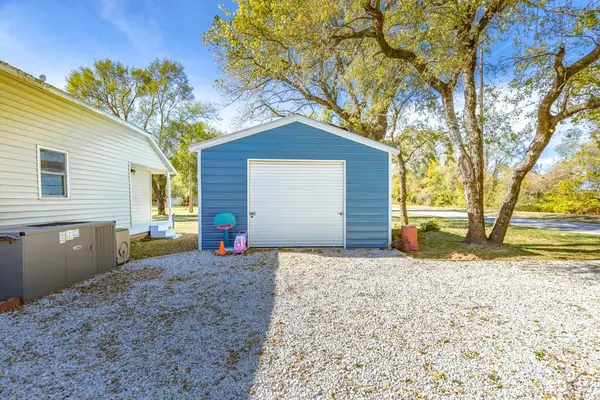 125 N 11th St, Arkansas City, KS 67005