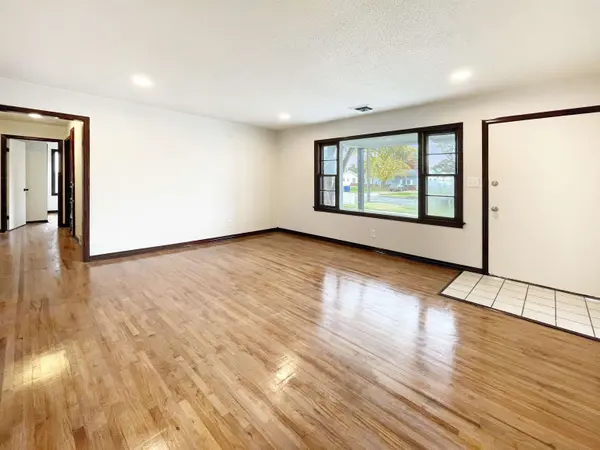 2404 W 27th St S, Wichita, KS 67217